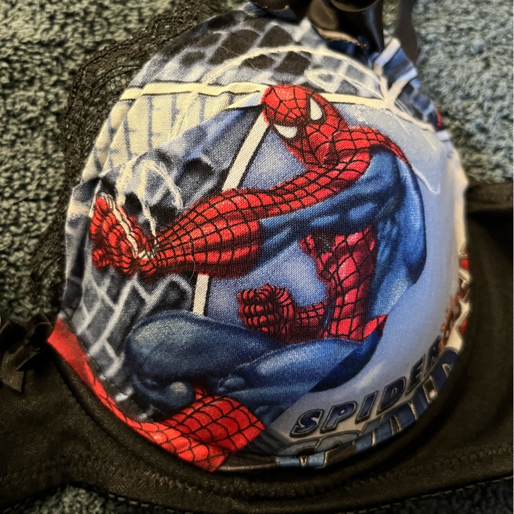 Spider-Man push up bra - Picture 3 of 5